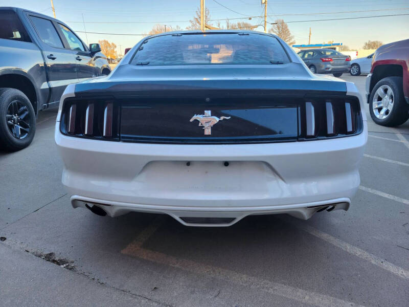 2016 Ford Mustang V6