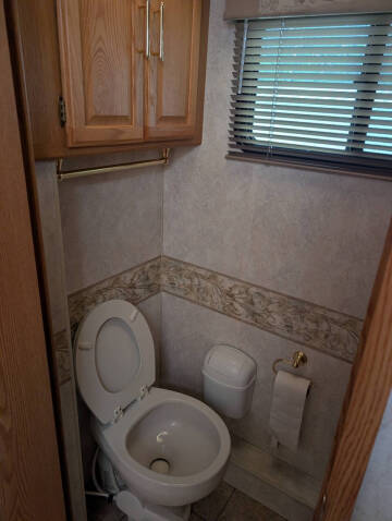 2004 Winnebago Journey