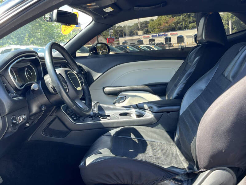 2015 Dodge Challenger SXT Plus