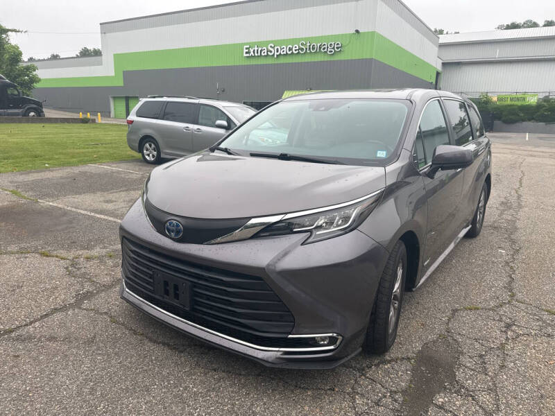 2021 Toyota Sienna for sale at Deals on Wheels in Suffern NY