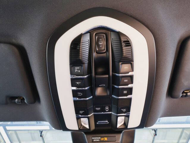 2021 Porsche Macan S