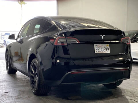 2023 Tesla Model Y Long Range