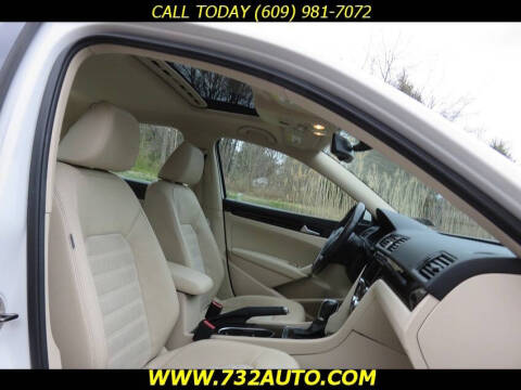 2014 Volkswagen Passat 1.8T SEL Premium PZEV