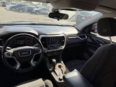 2017 GMC Acadia SLE-2