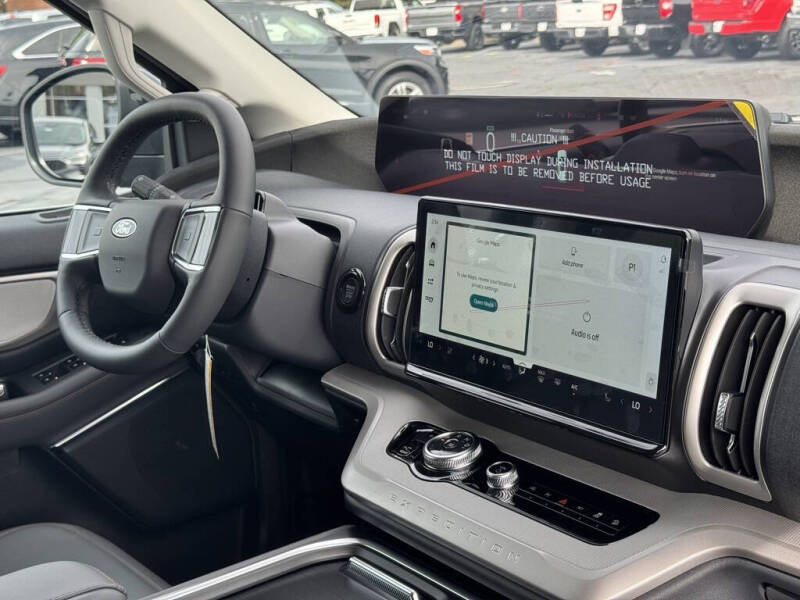 2025 Ford Expedition Active