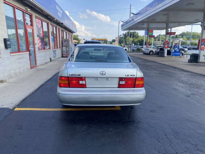 2000 Lexus LS 400