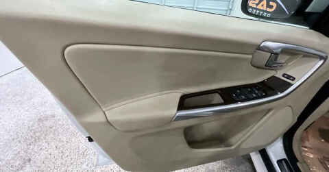 2016 Volvo XC60 T5 Platinum