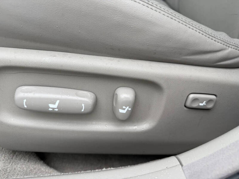 2004 Lexus ES 330