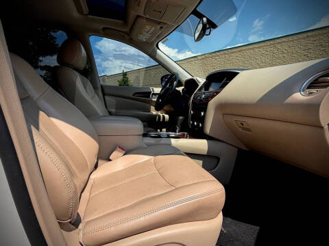 2017 Nissan Pathfinder Platinum