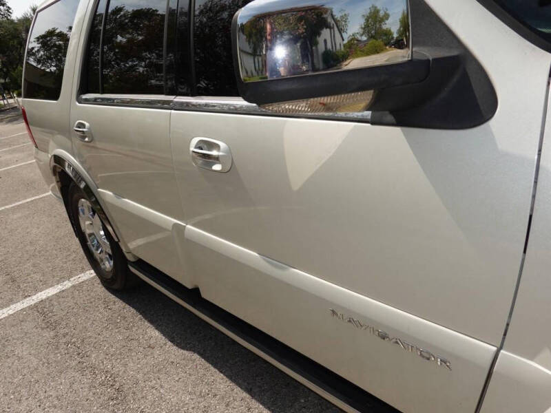 2005 Lincoln Navigator Luxury