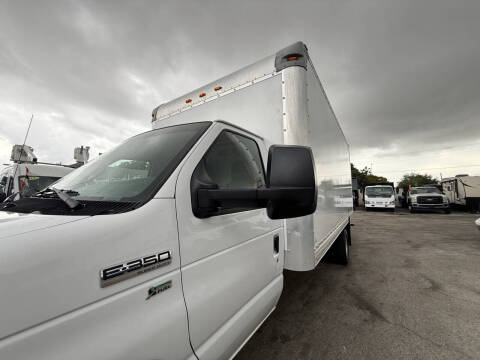 2017 Ford E-Series E-350 SD