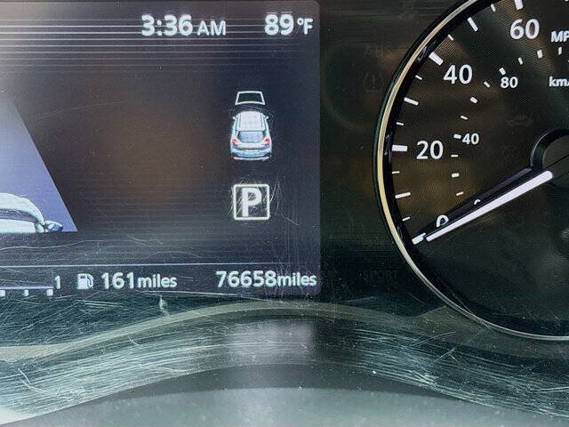 2022 Nissan Kicks SR