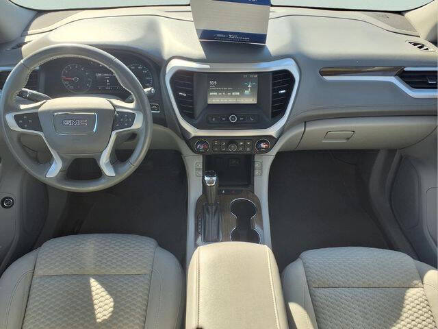2017 GMC Acadia SLE-2