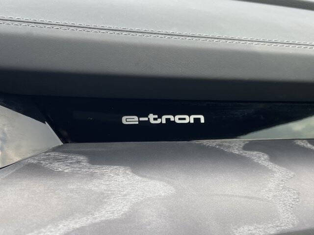 2022 Audi e-tron S quattro Premium Plus