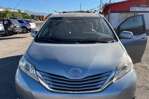 2017 Toyota Sienna LE 8-Passenger