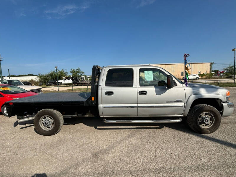 2006 GMC Sierra 2500HD SLT photo 2