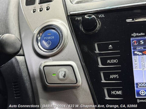 2016 Toyota Prius v Three