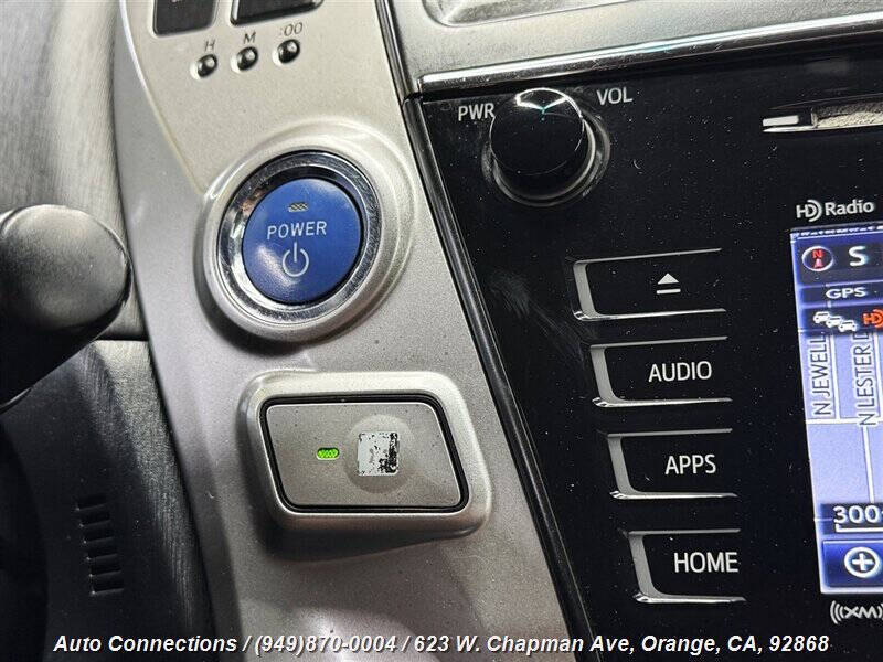 2016 Toyota Prius v Three