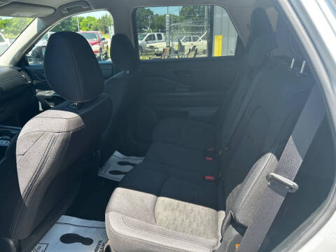 2023 Nissan Pathfinder S