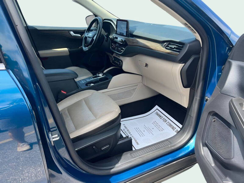 2020 Ford Escape Titanium