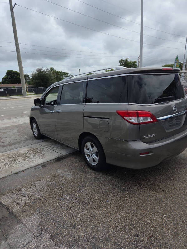 2017 Nissan Quest SV