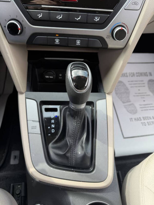 2017 Hyundai Elantra