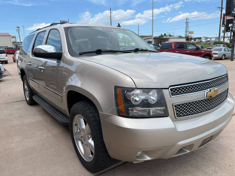 2013 Chevrolet Suburban LTZ photo 4