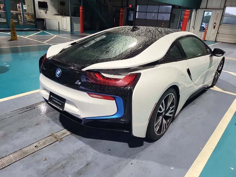 2016 BMW i8