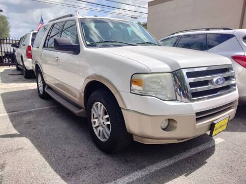 2011 Ford Expedition for sale at AUTO LATINOS CAR in Houston TX