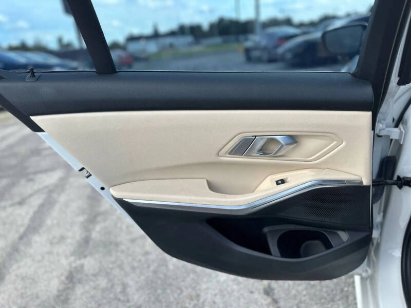 2022 BMW 3 Series 330e