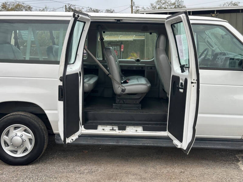 2011 Ford E-Series E-350 SD XL