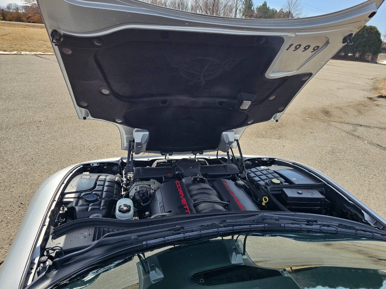 1999 Chevrolet Corvette 19