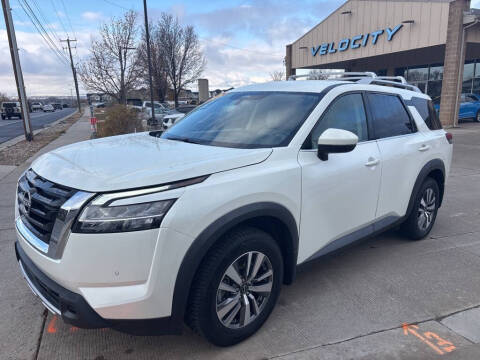 2023 Nissan Pathfinder SL