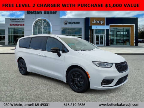 2024 Chrysler Pacifica Plug-In Hybrid for sale at Betten Baker Chrysler Dodge Jeep Ram in Lowell MI