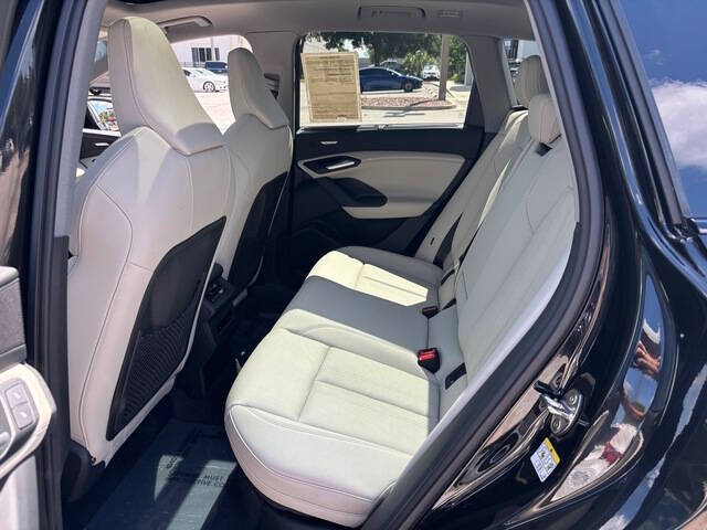 2025 Audi Q6 e-tron 13