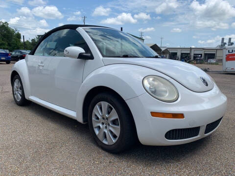 2009 Volkswagen New Beetle Convertible for sale at Amaya Enterprise LLC in Hattiesburg MS