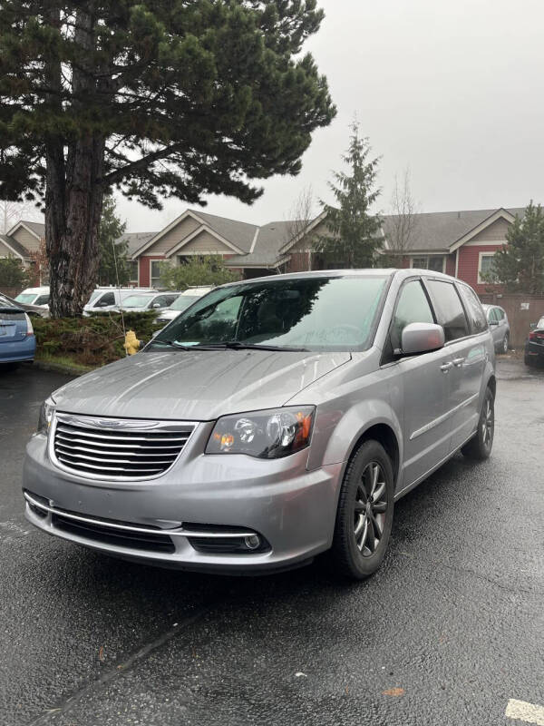 2015 Chrysler Town & Country S