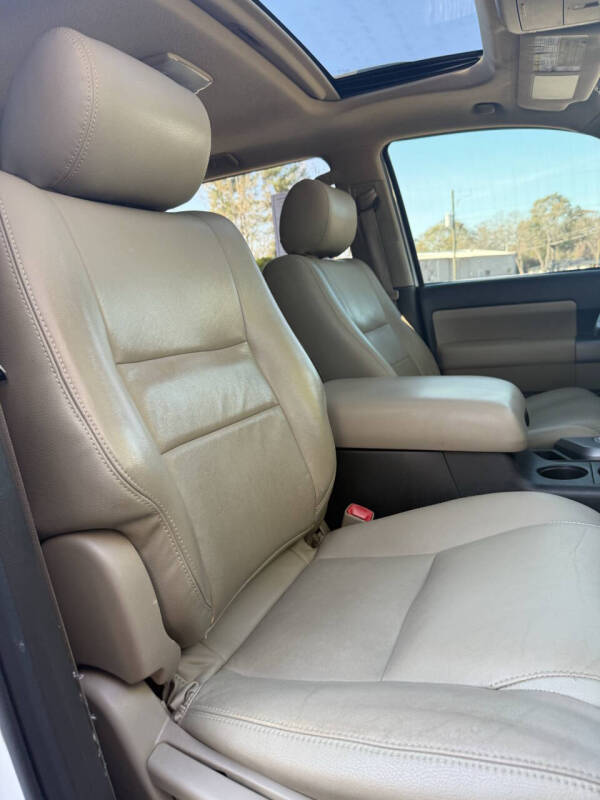 2011 Toyota Sequoia SR5