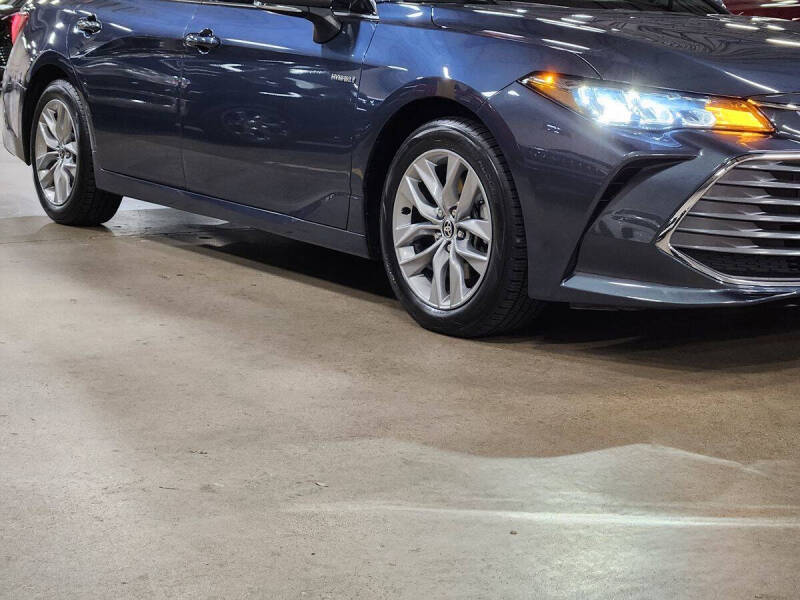 2021 Toyota Avalon Hybrid XLE