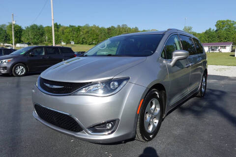 2017 Chrysler Pacifica Touring-L Plus