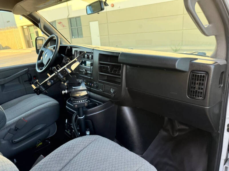 2021 Chevrolet Express 2500