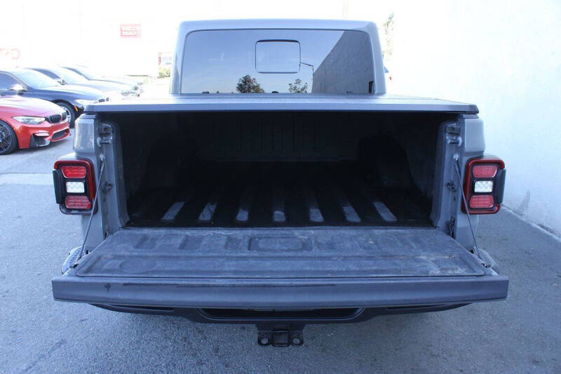 2021 Jeep Gladiator Overland