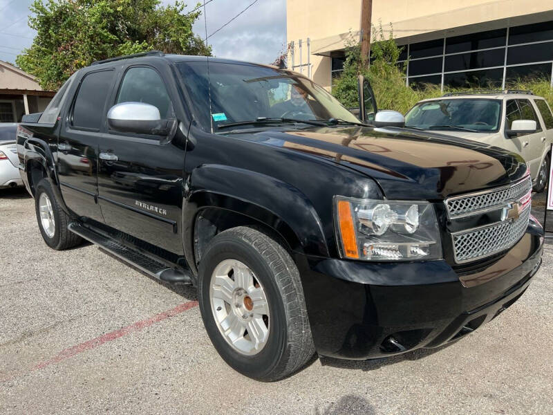 2008 Chevrolet Avalanche for sale at HOUSTON SKY AUTO SALES in Houston TX