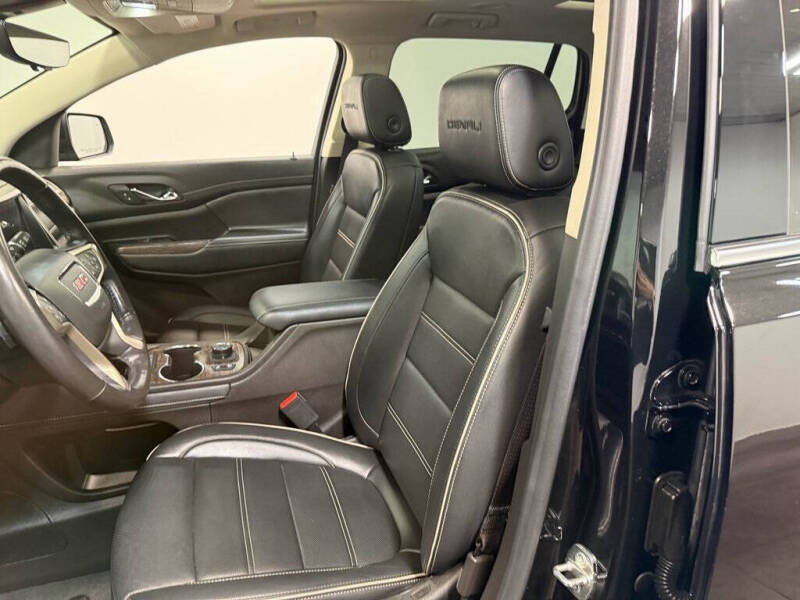 2022 GMC Acadia Denali