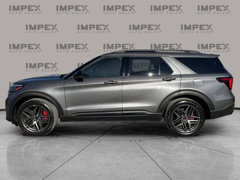 2025 Ford Explorer ST-Line