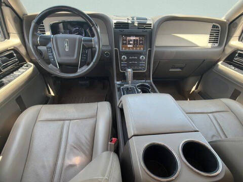 2017 Lincoln Navigator Select