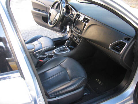 2013 Chrysler 200 Limited