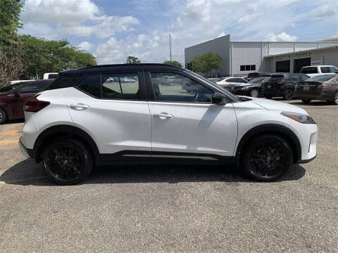 2023 Nissan Kicks SR