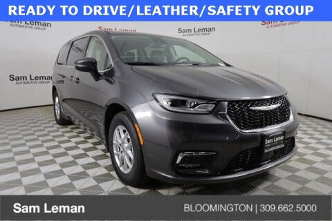 2023 Chrysler Pacifica for sale at Sam Leman CDJR Bloomington in Bloomington IL