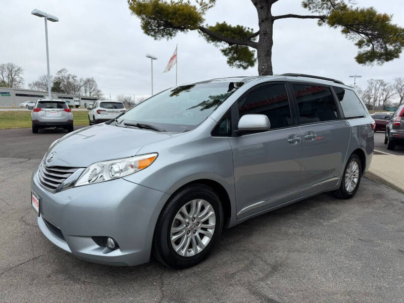 2015 Toyota Sienna XLE 8-Passenger